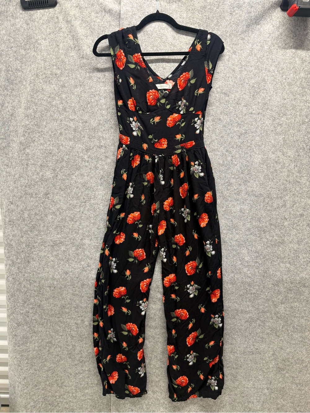 Abercrombie & Fitch Black Jumpsuit Red Floral Pattern - Womens XS - Feminine